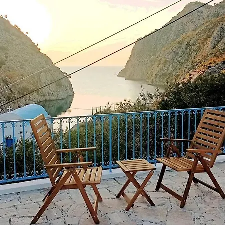 Four View House In Kalymnos κάθε μπαλκόνι έχει άλλη θέα * Vathis