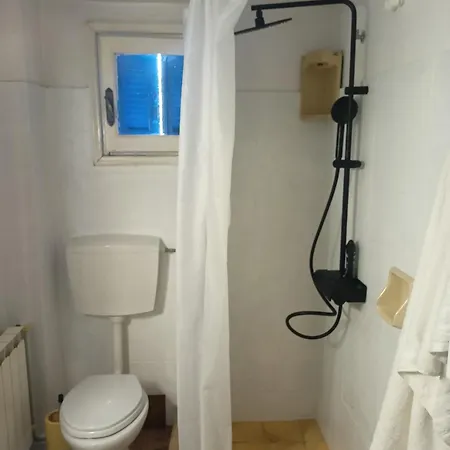 Dom wakacyjny Four View House In Kalymnos κάθε μπαλκόνι έχει άλλη θέα Vathis