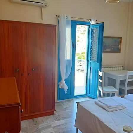 Four View House In Kalymnos κάθε μπαλκόνι έχει άλλη θέα * Vathis