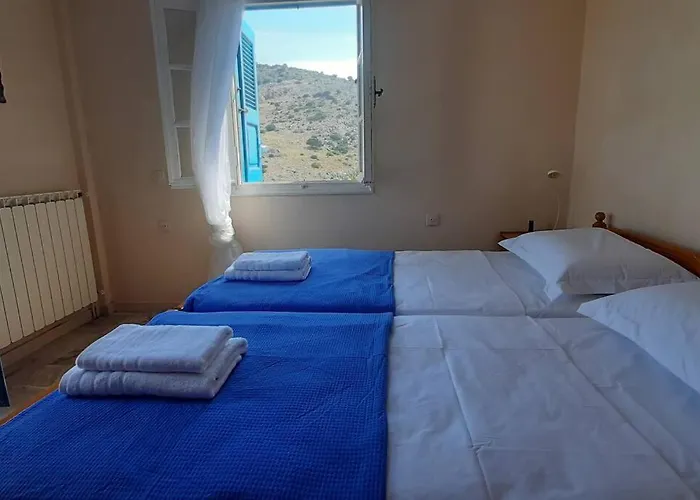 Four View House In Kalymnos κάθε μπαλκόνι έχει άλλη θέα Dom wakacyjny *