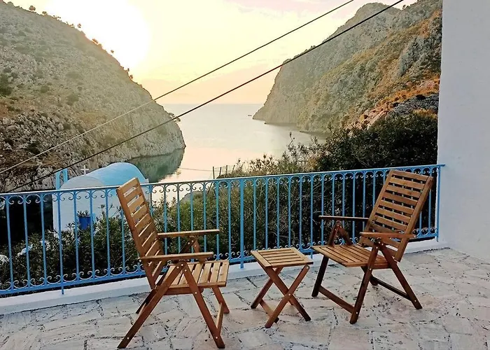 Four View House In Kalymnos κάθε μπαλκόνι έχει άλλη θέα * Vathis