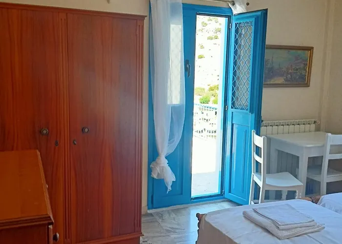 Four View House In Kalymnos κάθε μπαλκόνι έχει άλλη θέα * Vathis